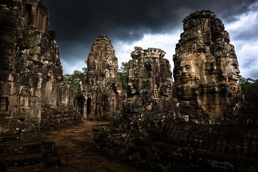 Храмовый комплекс ангкор том (angkor thom)