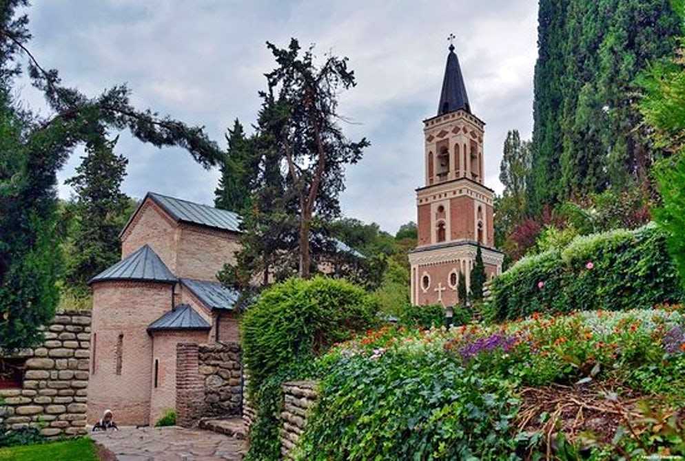 Как добраться до гелатского монастыря в грузии. самые быстрые маршруты