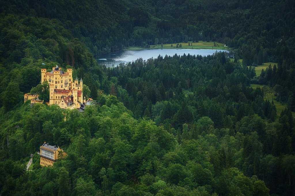Древний замок хоэншвангау в баварии: история, архитектура, обзор