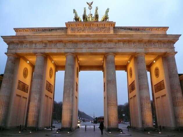 Бранденбургские ворота: описание, история, экскурсии, точный адрес