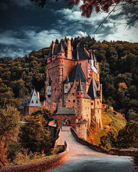 Замок эльц (burg eltz) в германии: фото, описание, карта, как добраться
