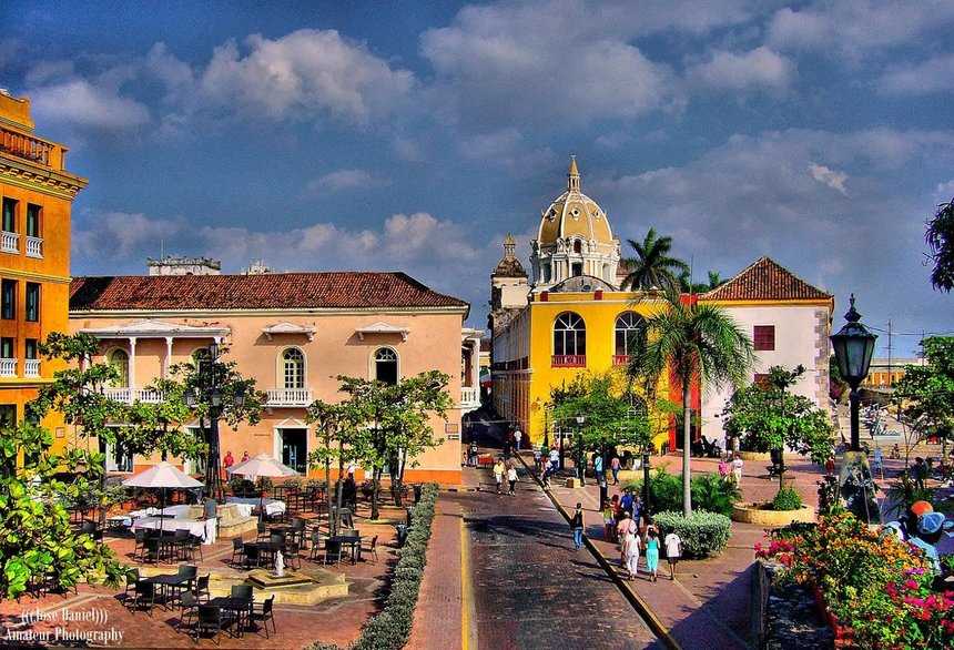 Фото города Барранкилья в Колумбии Большая галерея качественных и красивых фотографий Барранкильи, на которых представлены достопримечательности города, его виды, улицы, дома, парки и музеи