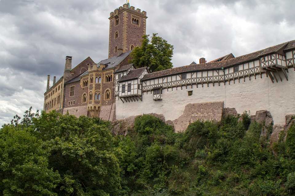 Замок вартбург, эйзенах (германия): история, фото, как добраться, адрес
на карте и время работы в 2021 - 2022