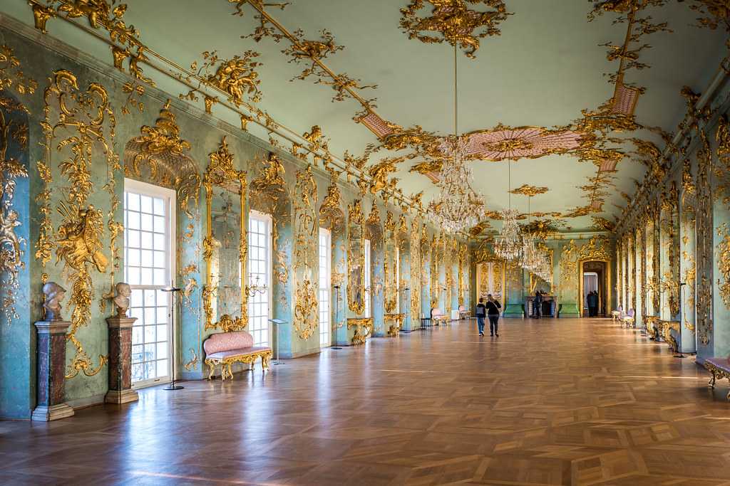 Дворец шарлоттенбург - одна из самых роскошных достопримечательностей берлина