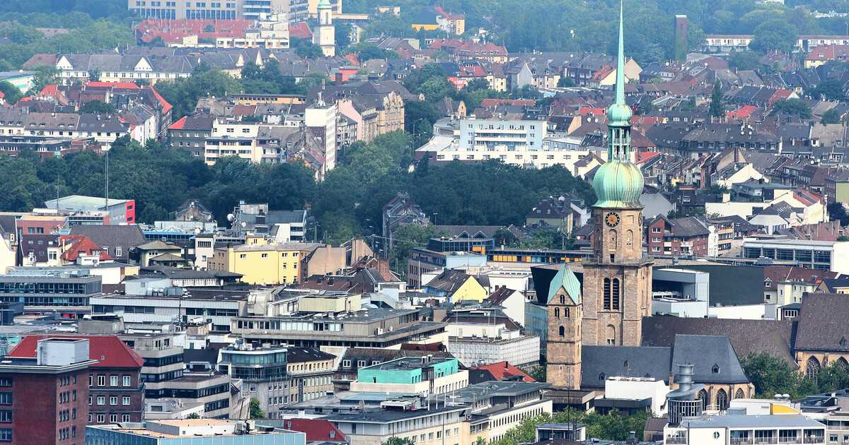 Фото города Дортмунд в Германии. Большая галерея качественных и красивых фотографий Дортмунда, на которых представлены достопримечательности города, его виды, улицы, дома, парки и музеи.