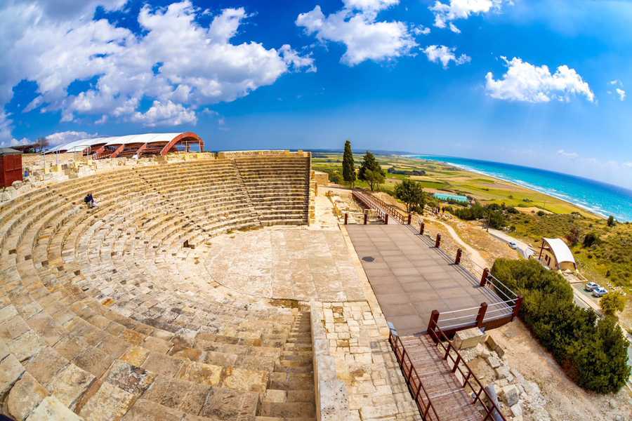 Никосия, кипр – столица двух государств