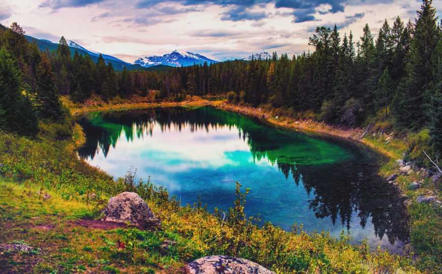 Национальный парк скалистых гор в канаде