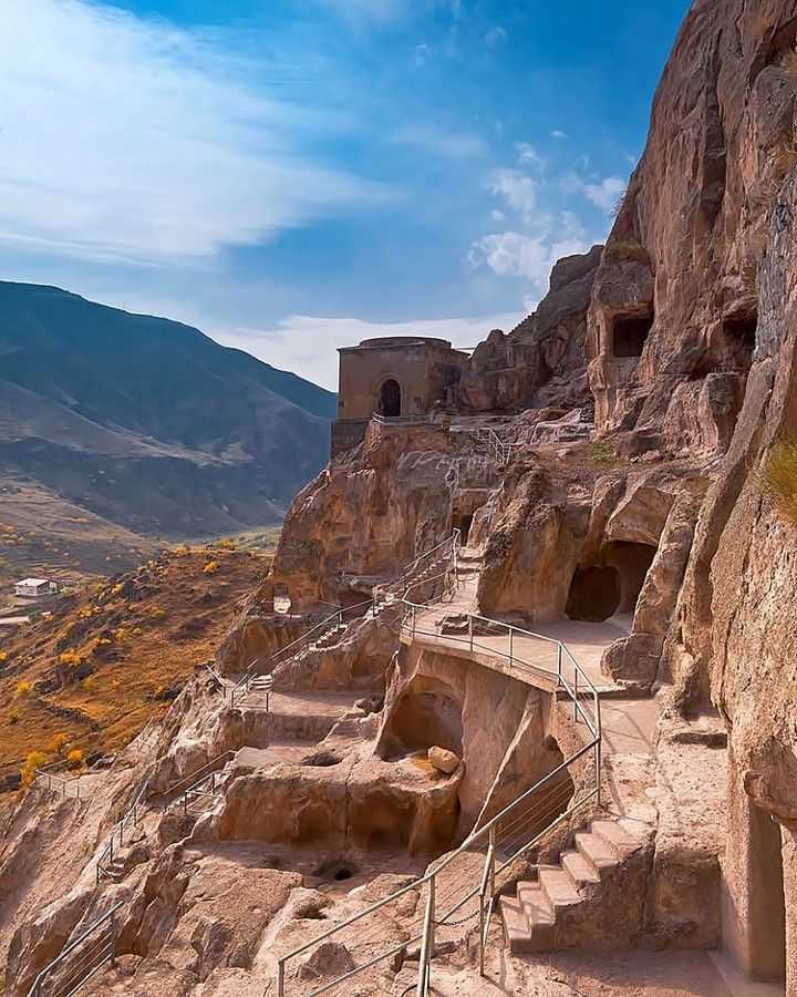 Вардзиа, пещерный монастырь грузии | tourpedia.ru