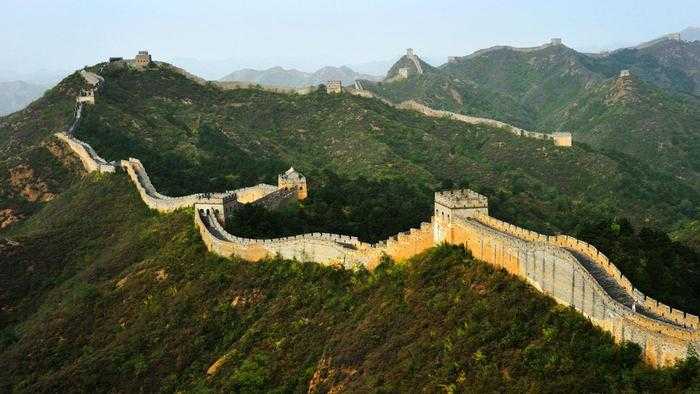 Великая китайская стена -                  - самые интересные факты и самые нелепые мифы