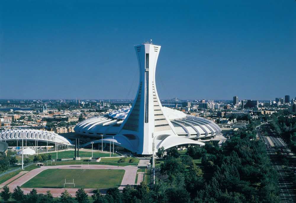 Олимпийский стадион Монреаля — знаменитое спортивное сооружение, на котором проходили церемонии открытия и закрытия, а также соревнования в рамках летних Олимпийских игр 1976 года Красивая спортивная арена считается одной из визитных карточек канадского г