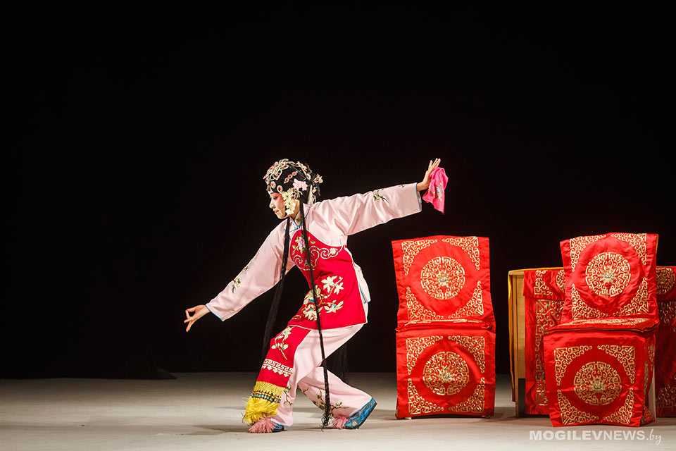 Китайский традиционный театр. 100 великих театров мира