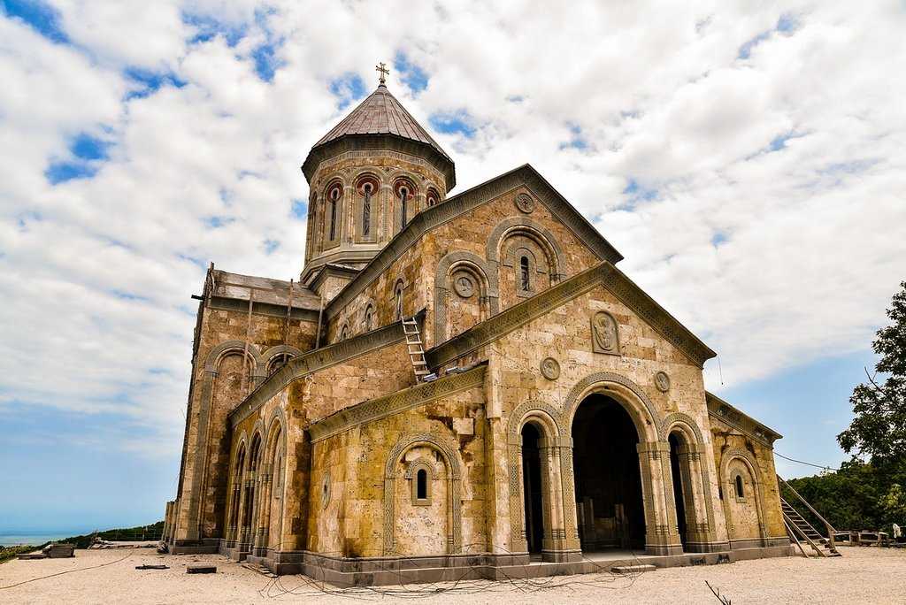Монастыри грузии: действующие православные мужские и женские, лучшие места, которые стоит увидеть