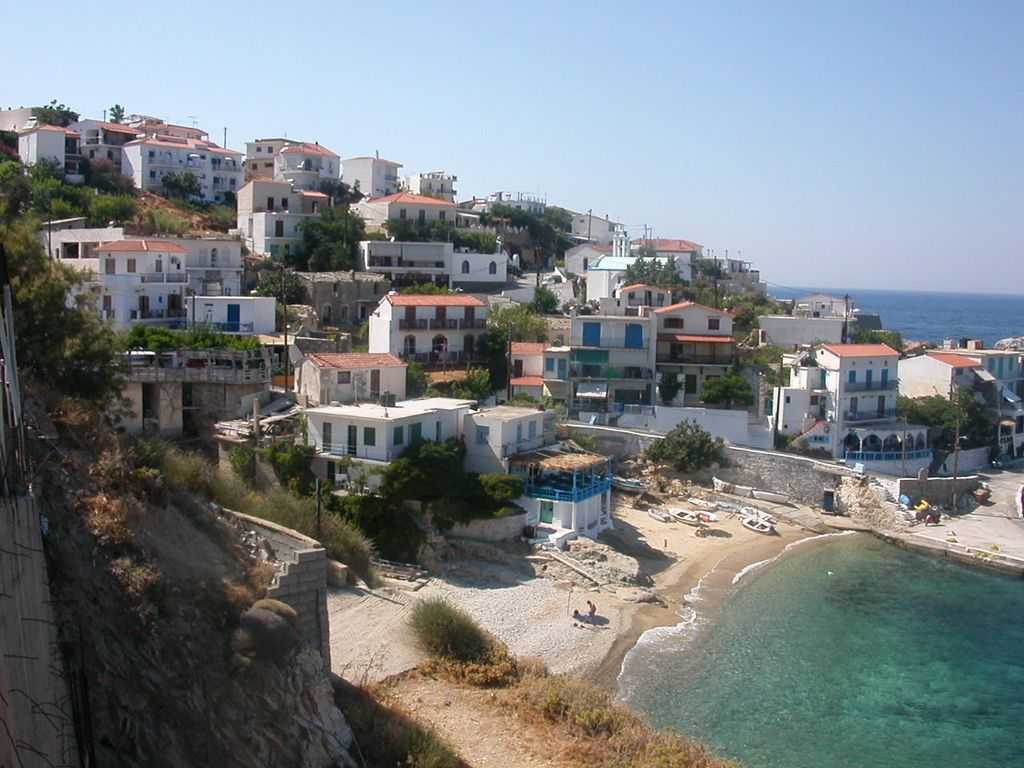 Остров Икария, расположенный в Эгейском море и принадлежащий Греции, только в последние десятилетия привлек внимание туристов. За это время власти успели организовать в населенных пунктах Икарии инфраструктуру приемлемого по европейским меркам уровня, отт