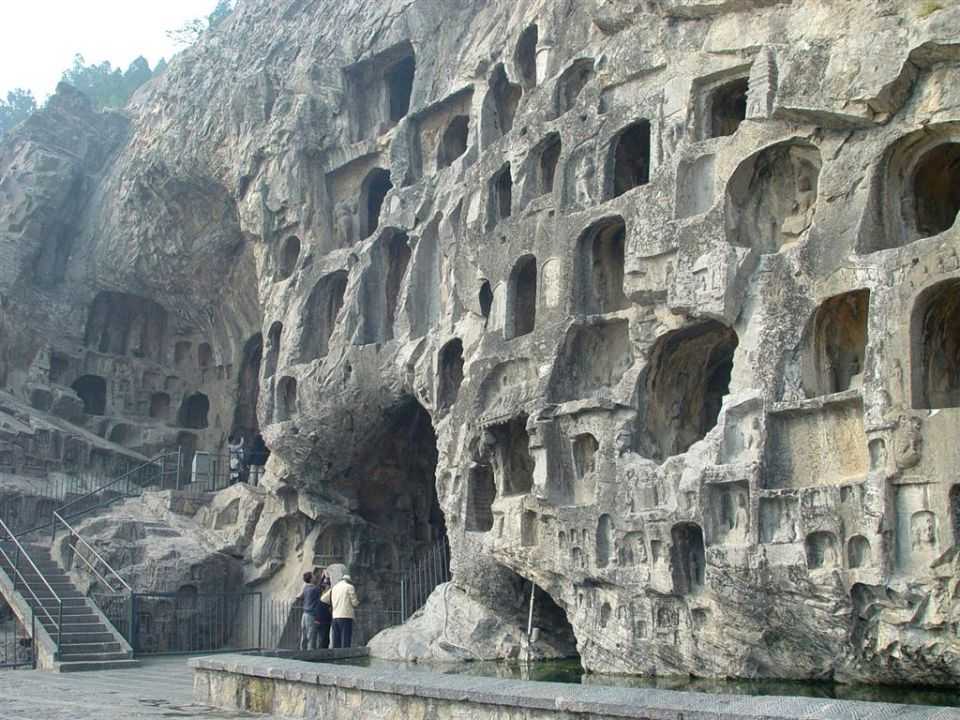 Гроты лунмэня (пещеры 10 000 будд)