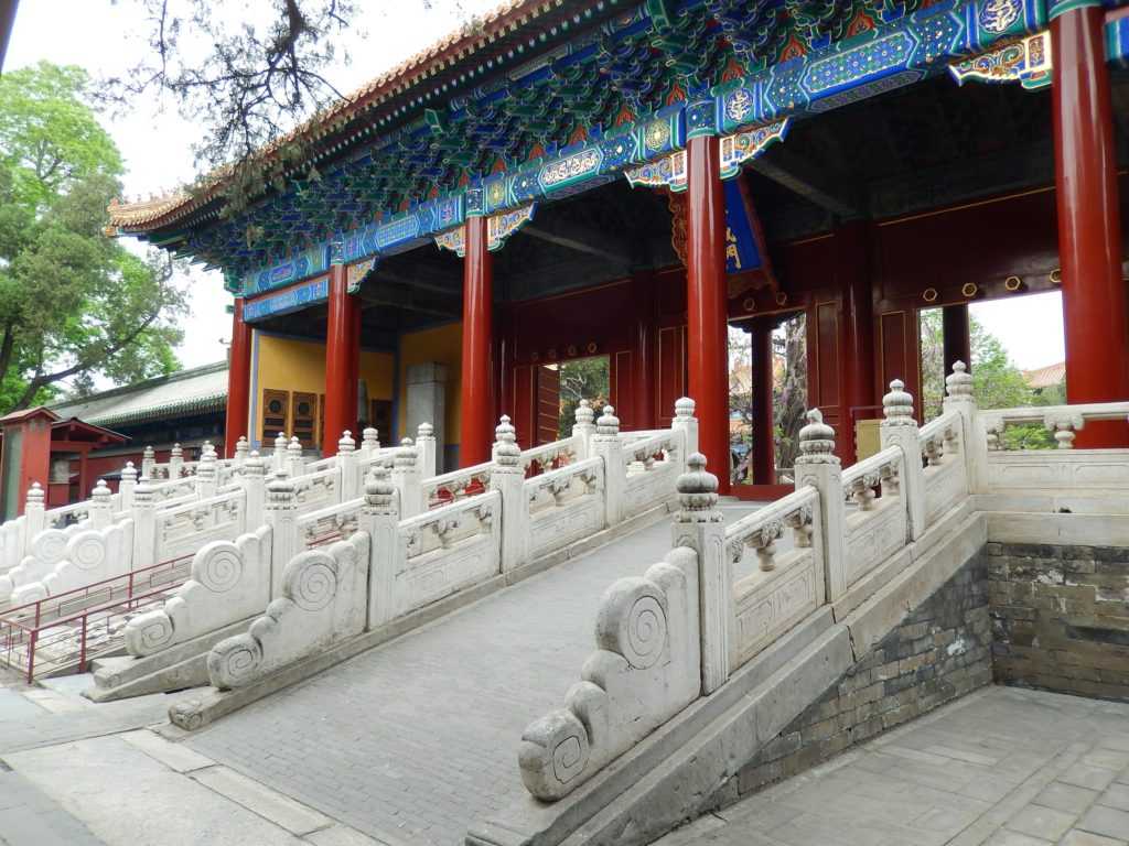 Храм конфуция и императорская академия в пекине