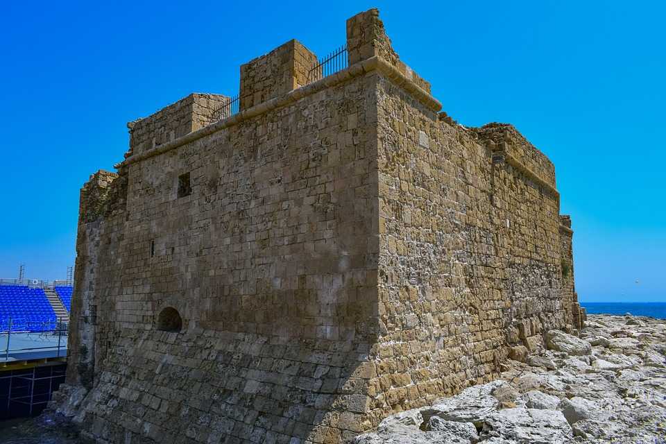 Самый высокогорный замок на северном кипре — буффавенто