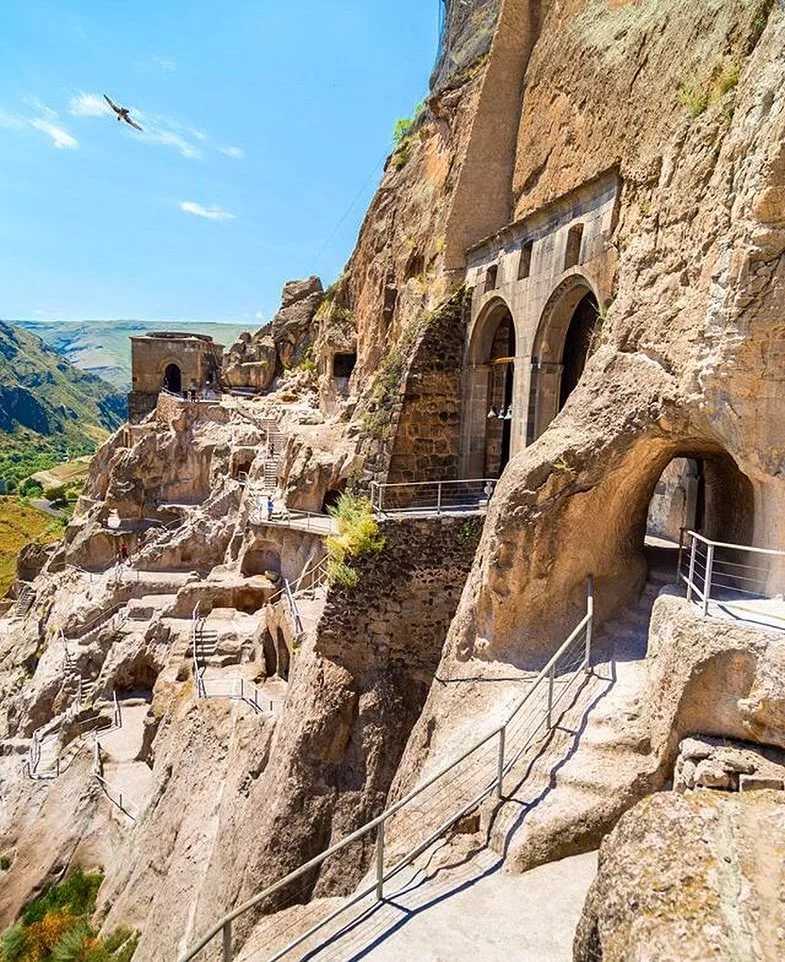 Вардзия, грузия: подробно о пещерном городе с фото
