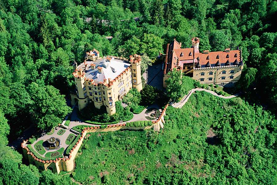 Замок хоэншвангау, швангау (германия): история, фото, как добраться, адрес
на карте и время работы в 2021 - 2022