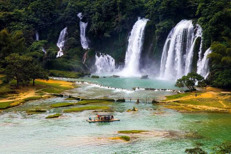 Самый большой в мире водопад: где находится, фото, высота