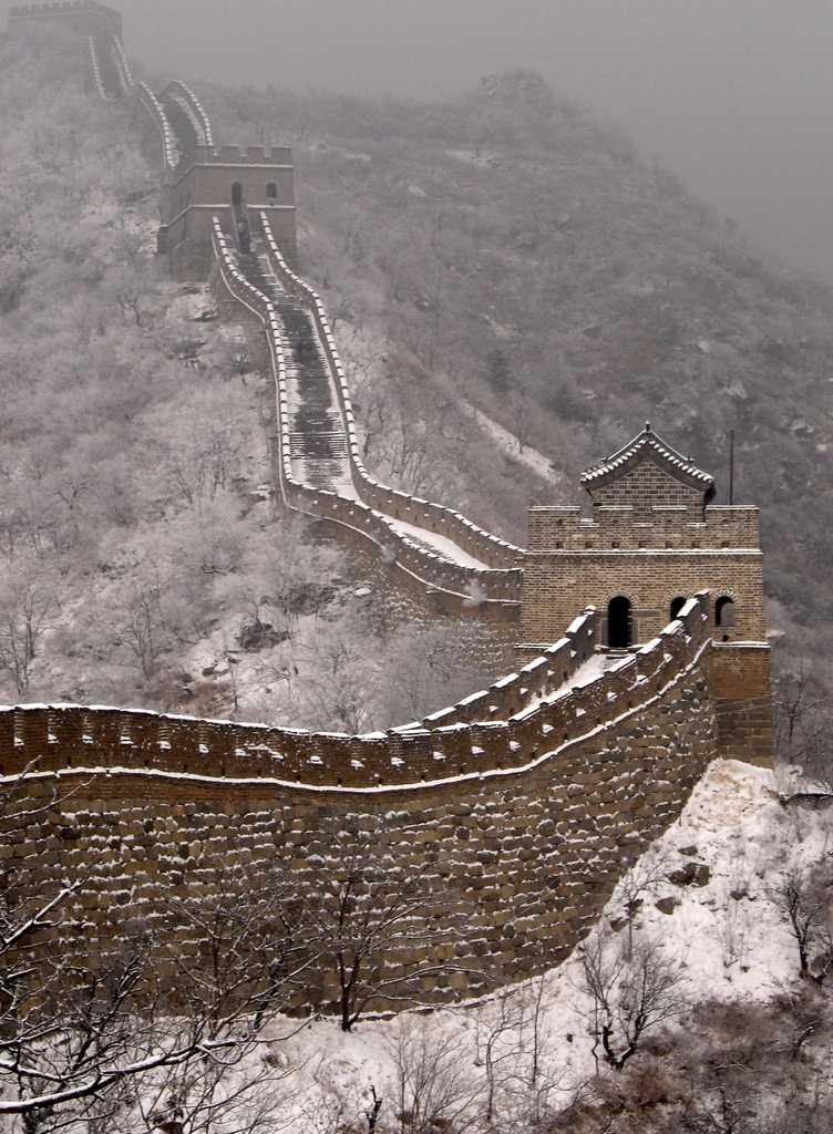 Великая китайская стена — самое грандиозное оборонительное сооружение на земле