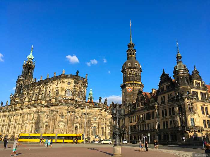 Фото города Дрезден в Германии. Большая галерея качественных и красивых фотографий Дрездена, на которых представлены достопримечательности города, его виды, улицы, дома, парки и музеи.