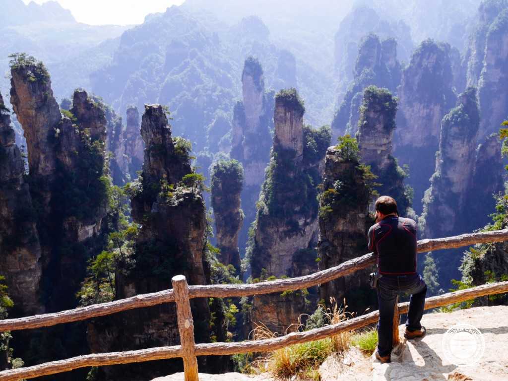 Горы «аватара» в китае в национальном парке чжанцзяцзе