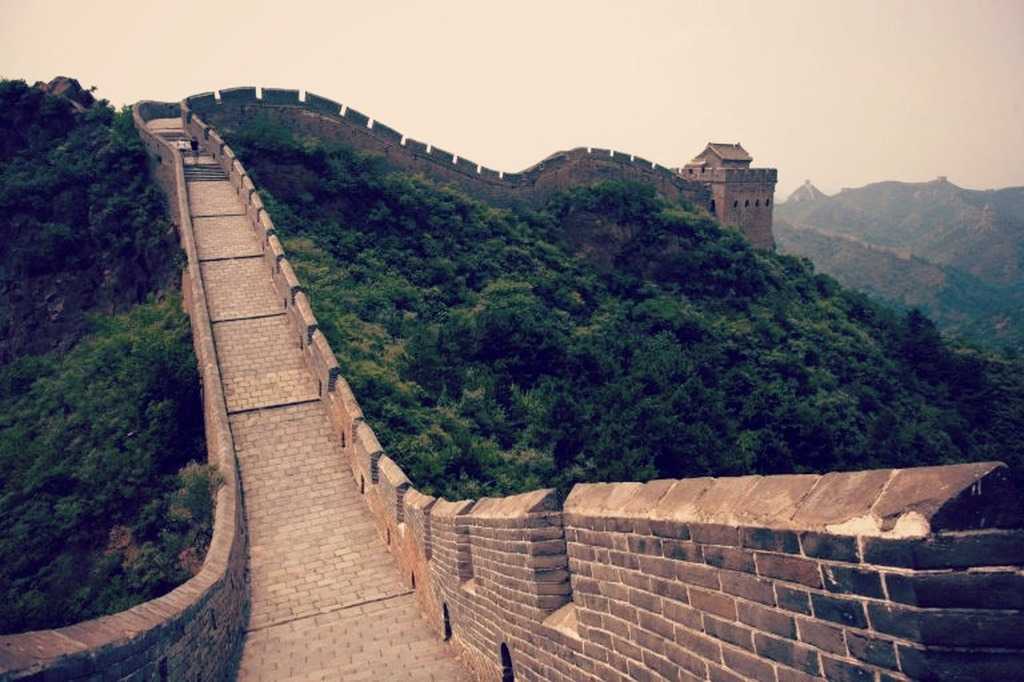 Великая китайская стена: история самого крупного оборонного сооружения планеты
