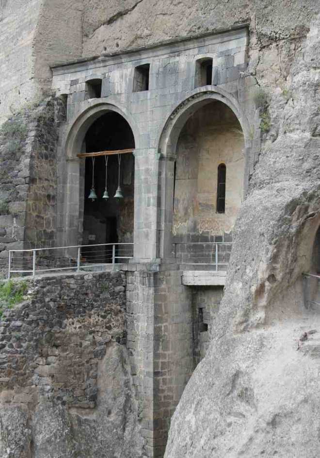 Вардзия – древний пещерный город грузии