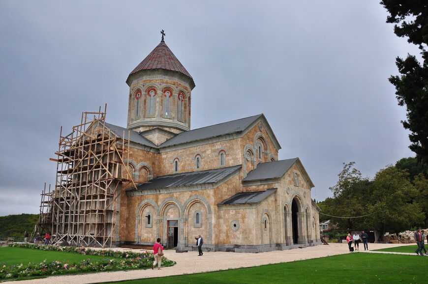 Вардзия — пещерный город и монастырь в грузии