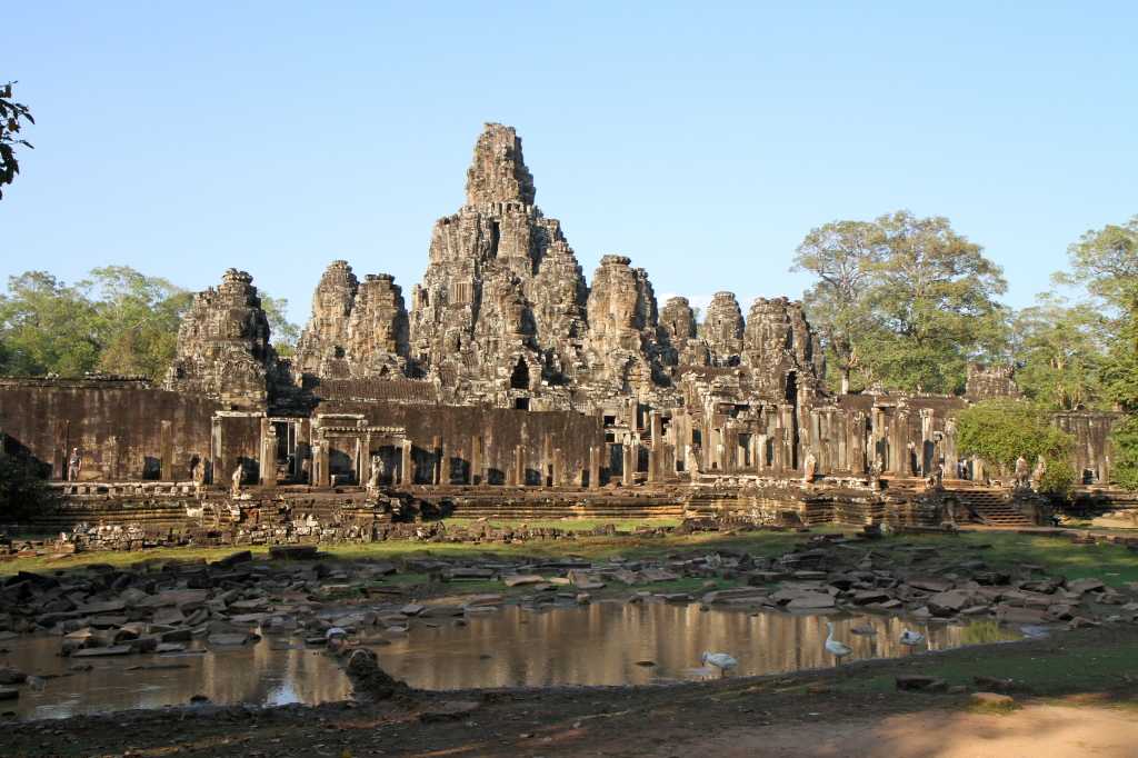 Ангкор том: бапуон или бапхуон (baphuon)