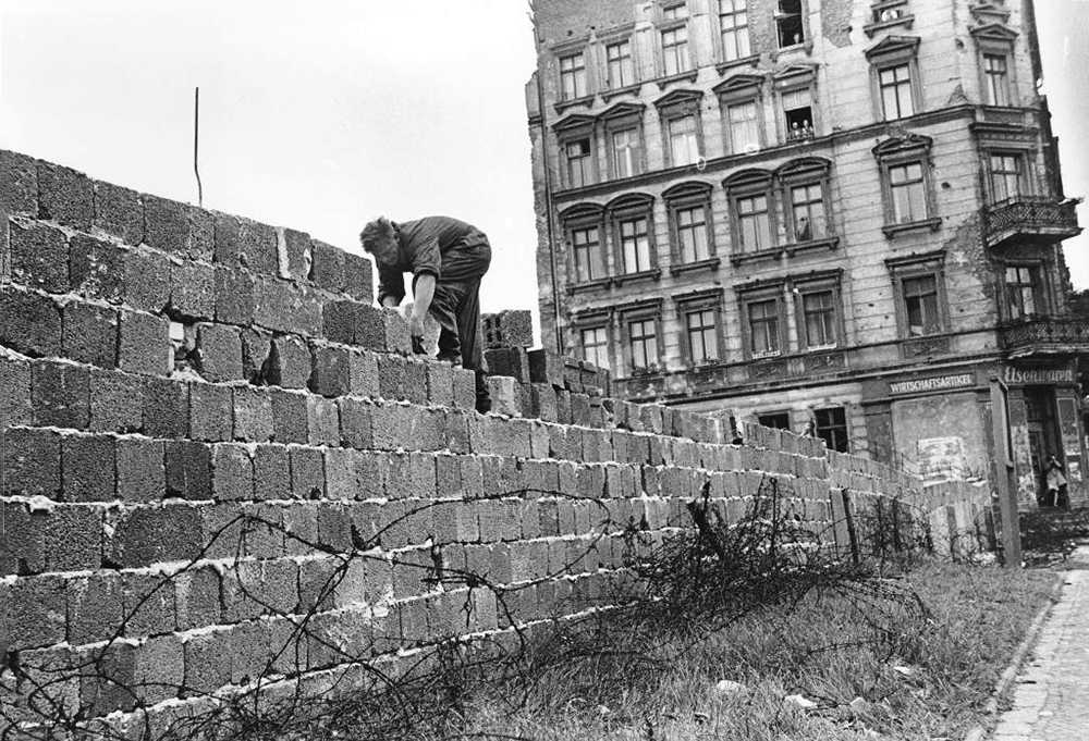 Мемориал берлинской стены на бернауэрштрассе - как выглядит безысходность – так удобно!  traveltu.ru