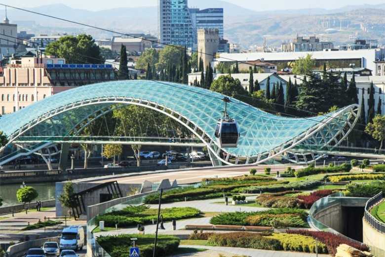 Онлайн веб-камеры: мост мира (тбилиси)