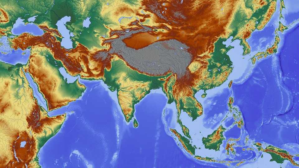 Гималаи — высочайшая горная система Земли, расположенная между Тибетским нагорьем на севере и Индо-Гангской равниной на юге Это самые высокие и недоступные горы планеты Гималаи раскинулись на территории Индии, Непала, Китая, Пакистана и Бутана