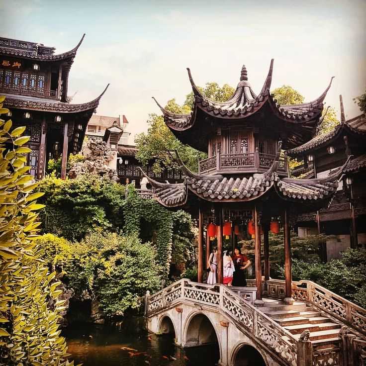 Ханчжоу — город в Китае, он пользуется громкой славой – примерно как Флоренция или Вена в Европе: ему сопутствует ореол традиции, богатства и красоты Административный центр провинции Чжэцзян, в 180 км к югу от Шанхая в устье реки Цяньтанцзян, подарила Кит