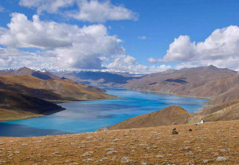 Озеро Манасаровар – пресноводный водоем в Западном Тибете, который жители страны считают священным Согласно индуистской легенде, озеро было создано в сознании Брахмы