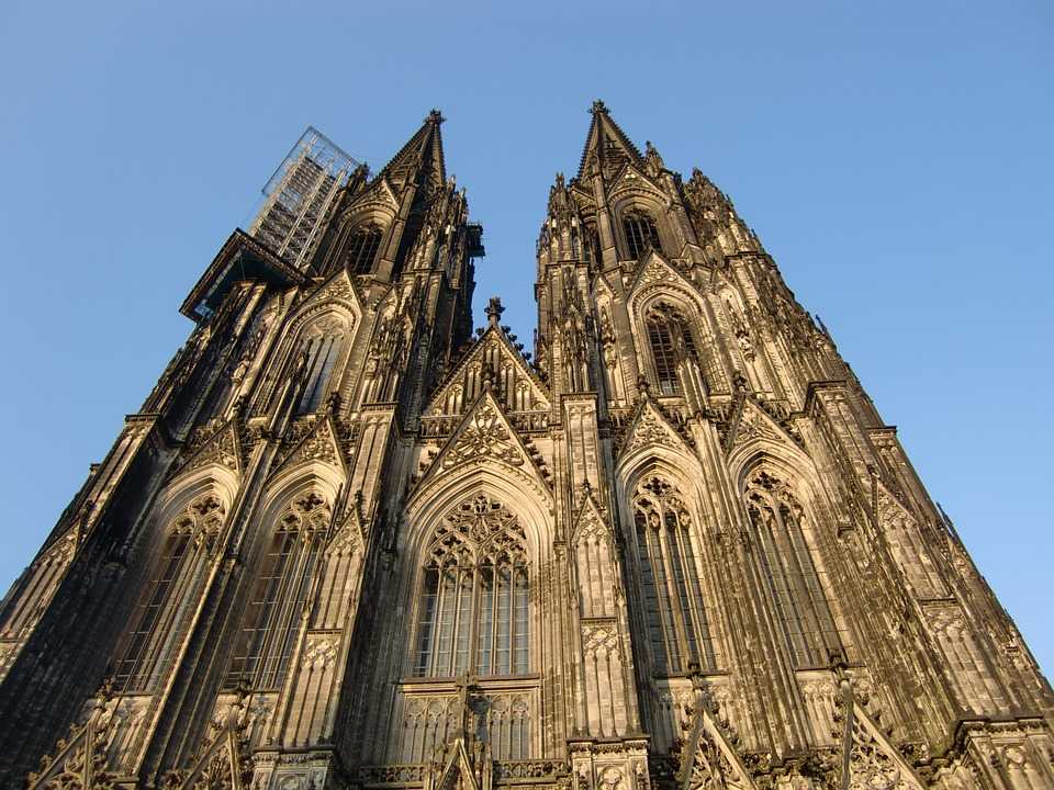 Ахенский собор — место единения короны и религии в германии