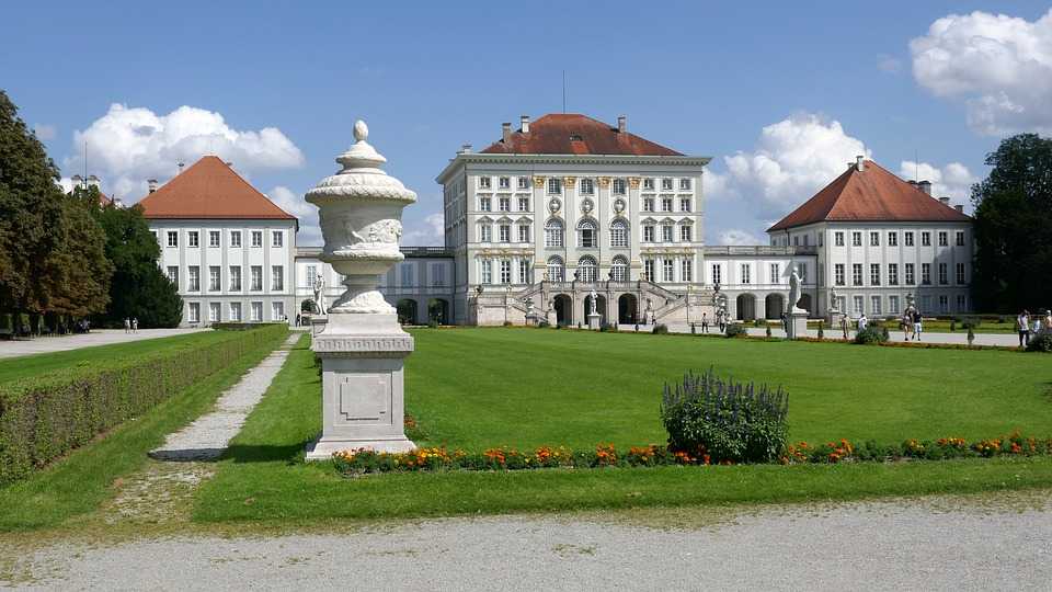Фото Дворца Нимфенбург в Мюнхене, Германия. Большая галерея качественных и красивых фотографий Дворца Нимфенбург, которые Вы можете смотреть на нашем сайте...