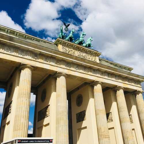 Бранденбургские ворота — символ мира