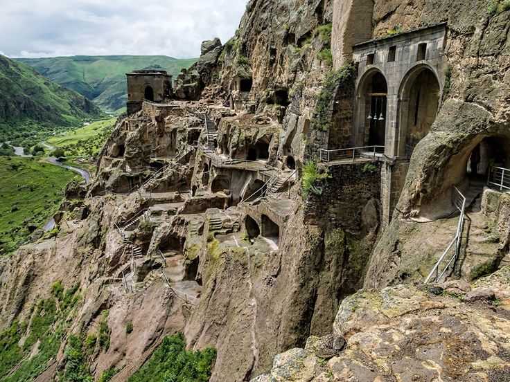 Вардзия: достопримечательности пещерного города в грузии