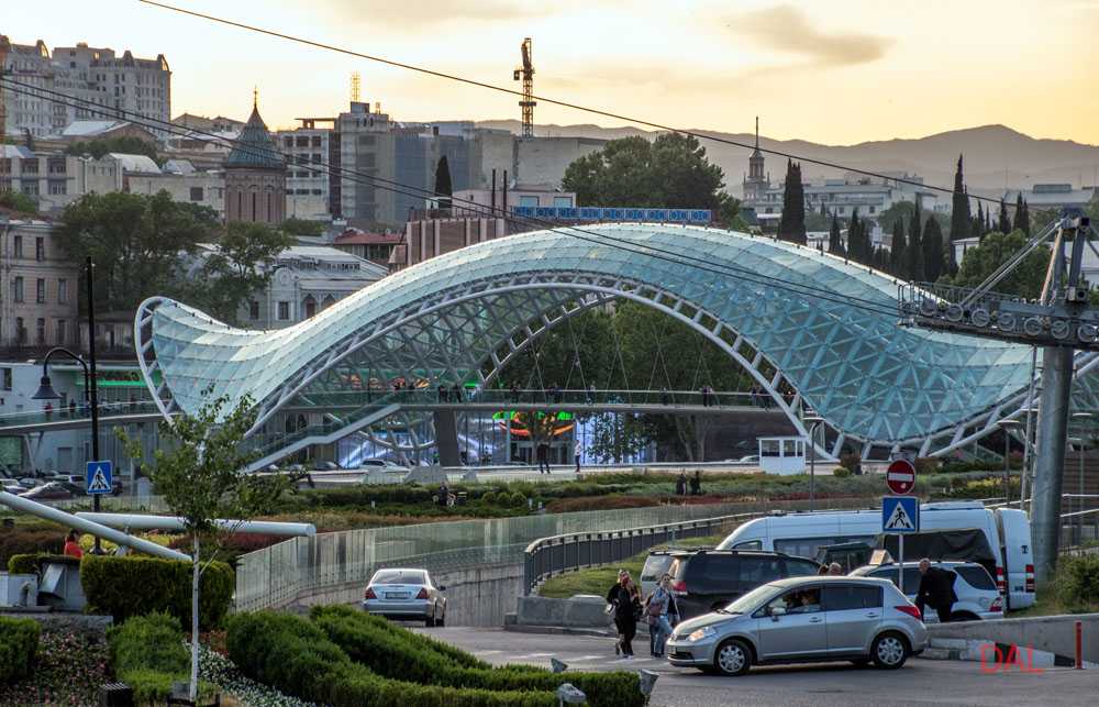 Мост мира описание и фото - грузия: тбилиси