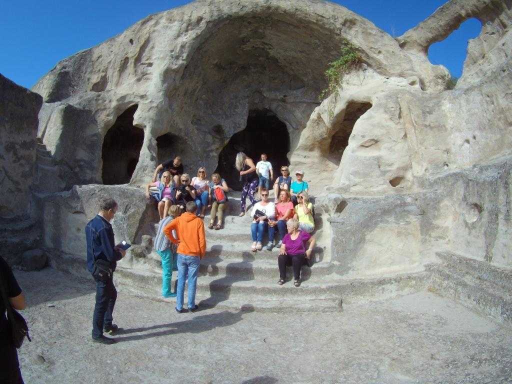 Стоит ли ехать в пещерный город уплисцихе и в самый дорогой музей грузии