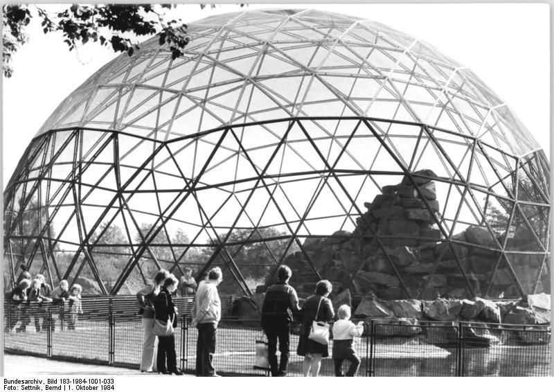 Узнай где находится Берлинский зоопарк на карте Берлина (С описанием и фотографиями). Берлинский зоопарк со спутника