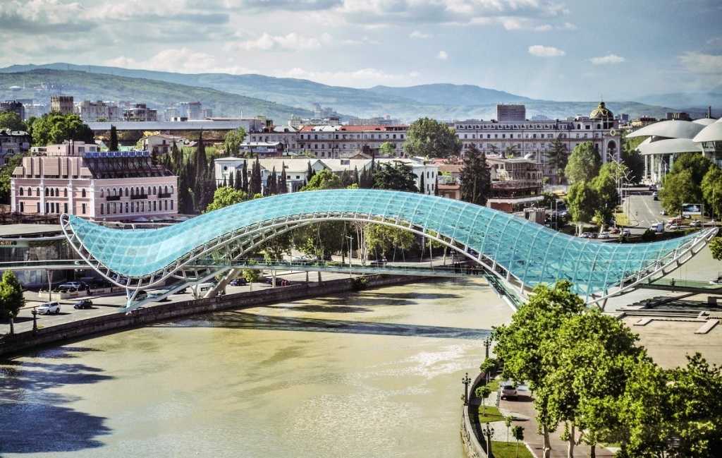 Мост мира, тбилиси, грузия. история, достопримечательности, отели рядом, фото, видео, отзывы, как добраться – туристер.ру