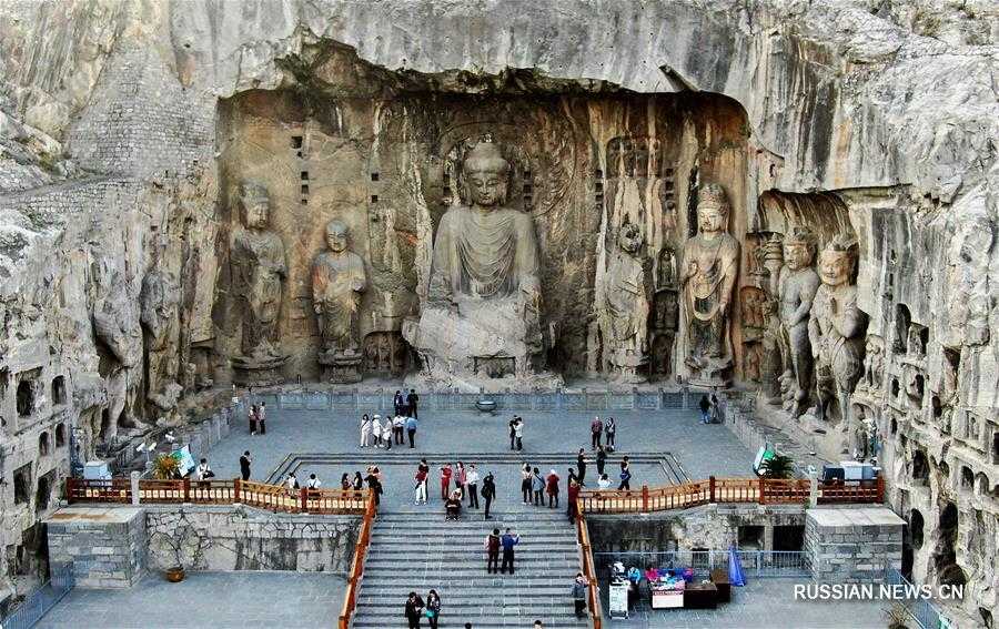 Буддистский пещерный храмовый комплекс лунмэнь (longmen shiku cave temples) «
