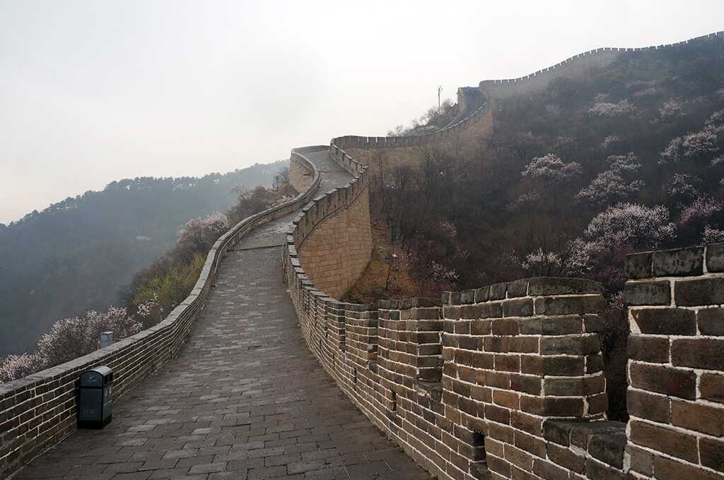 Великая китайская стена -                  - самые интересные факты и самые нелепые мифы