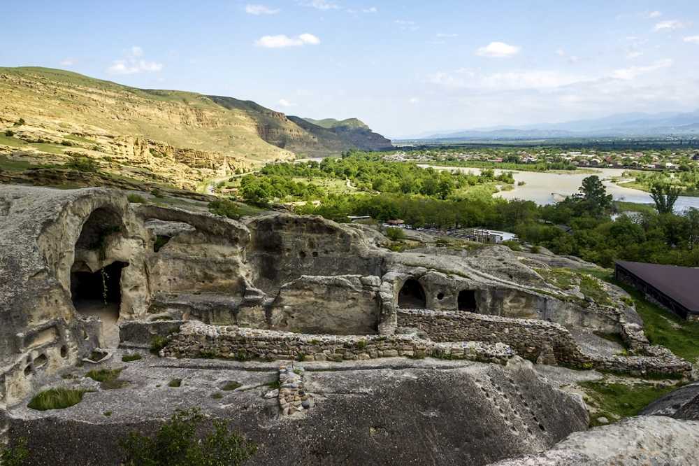 Уплисцихе – древнейший пещерный город и родина сталина – гори или куда съездить из тбилиси за 1 день.