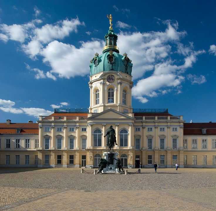 Дворец шарлоттенбург - одна из самых роскошных достопримечательностей берлина