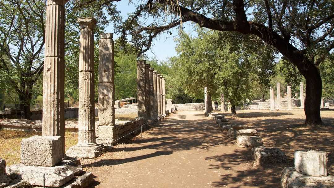 Олимпия сегодня. Священная роща Альтис в Олимпии. Греция Священная роща Героон. Древняя Олимпия Пелопоннес. Город Олимпия в древней Греции.