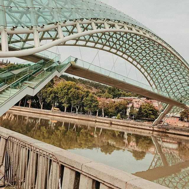 Парк рике, тбилиси. мост мира, канатная дорога, отели рядом, фото, видео, как добраться — туристер.ру