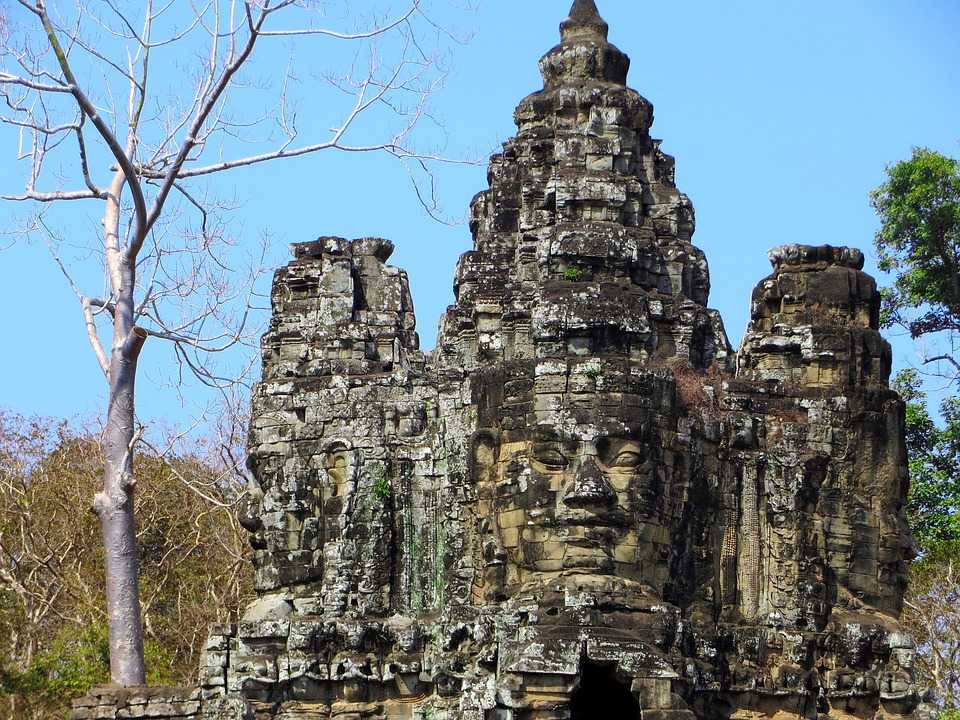 Храм байон в ангкоре, камбоджа